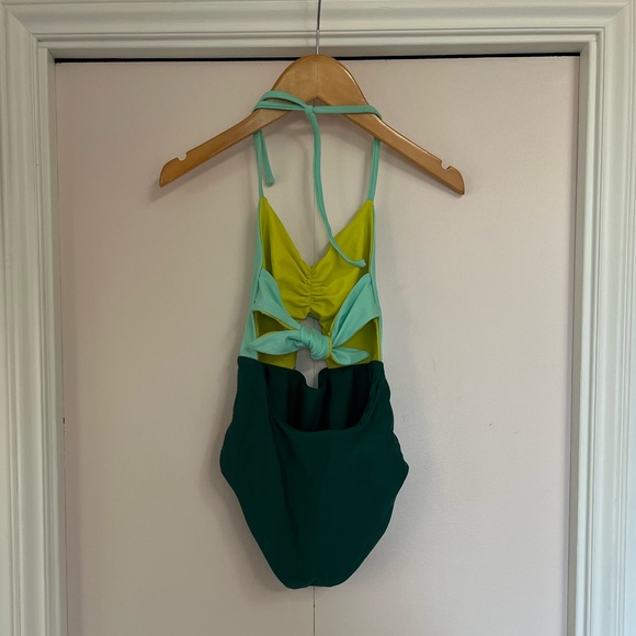 raising wild ‘kitty’ reversible swimsuit in menthol green - Picture 6 of 8